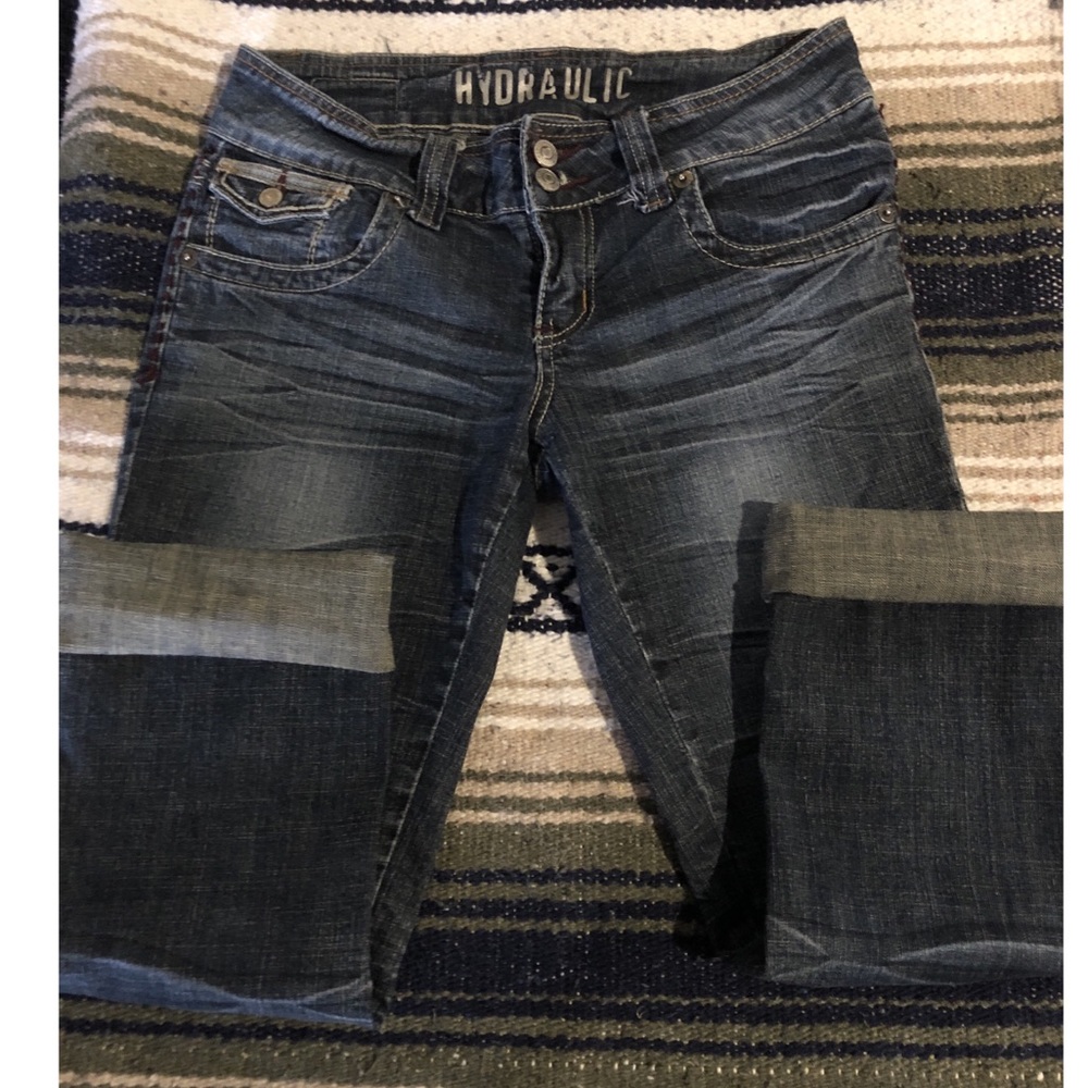 PRE-WORN WOMEN’S HYDRAULIC CAPRI JEANS SIZE 7/8